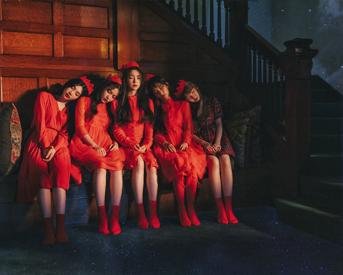 red-velvet-peekaboo-group-2